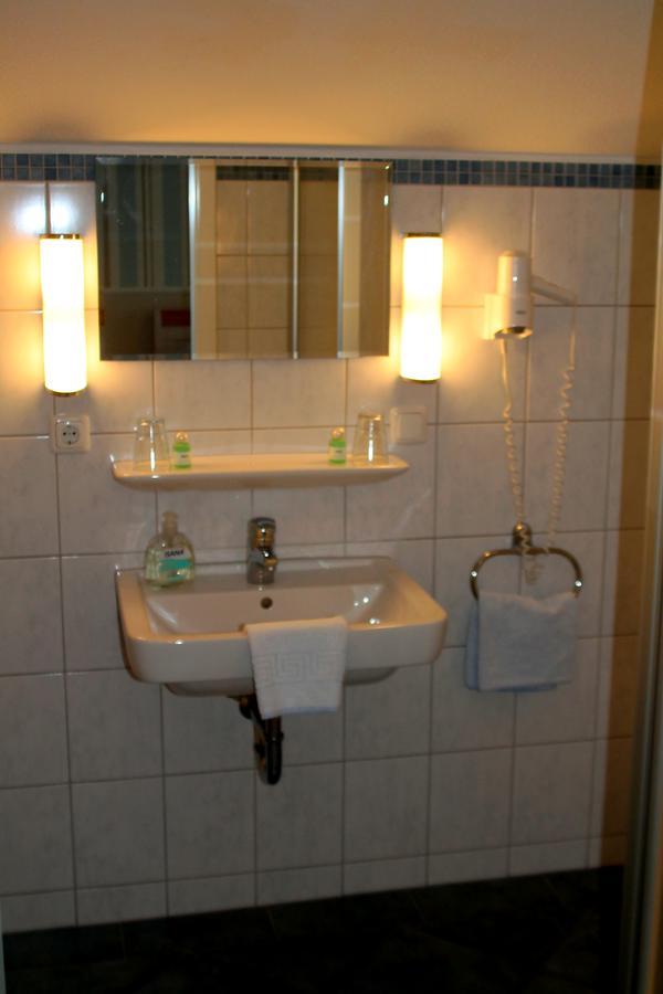 Karstens Gasthof Nordhastedt Extérieur photo